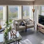 3 Bedroom Awesome In بيت للعطل