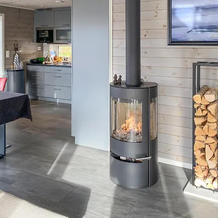 3 Bedroom Awesome In Нурфьордэйд