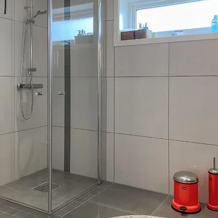 3 Bedroom Awesome In * Nordfjordeid