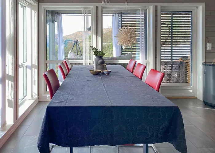 Nyaraló 3 Bedroom Awesome In Nordfjordeid